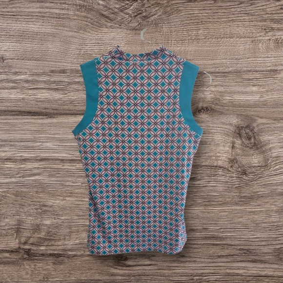 Colorful Geometric Pattern Top - Picture 4 of 4